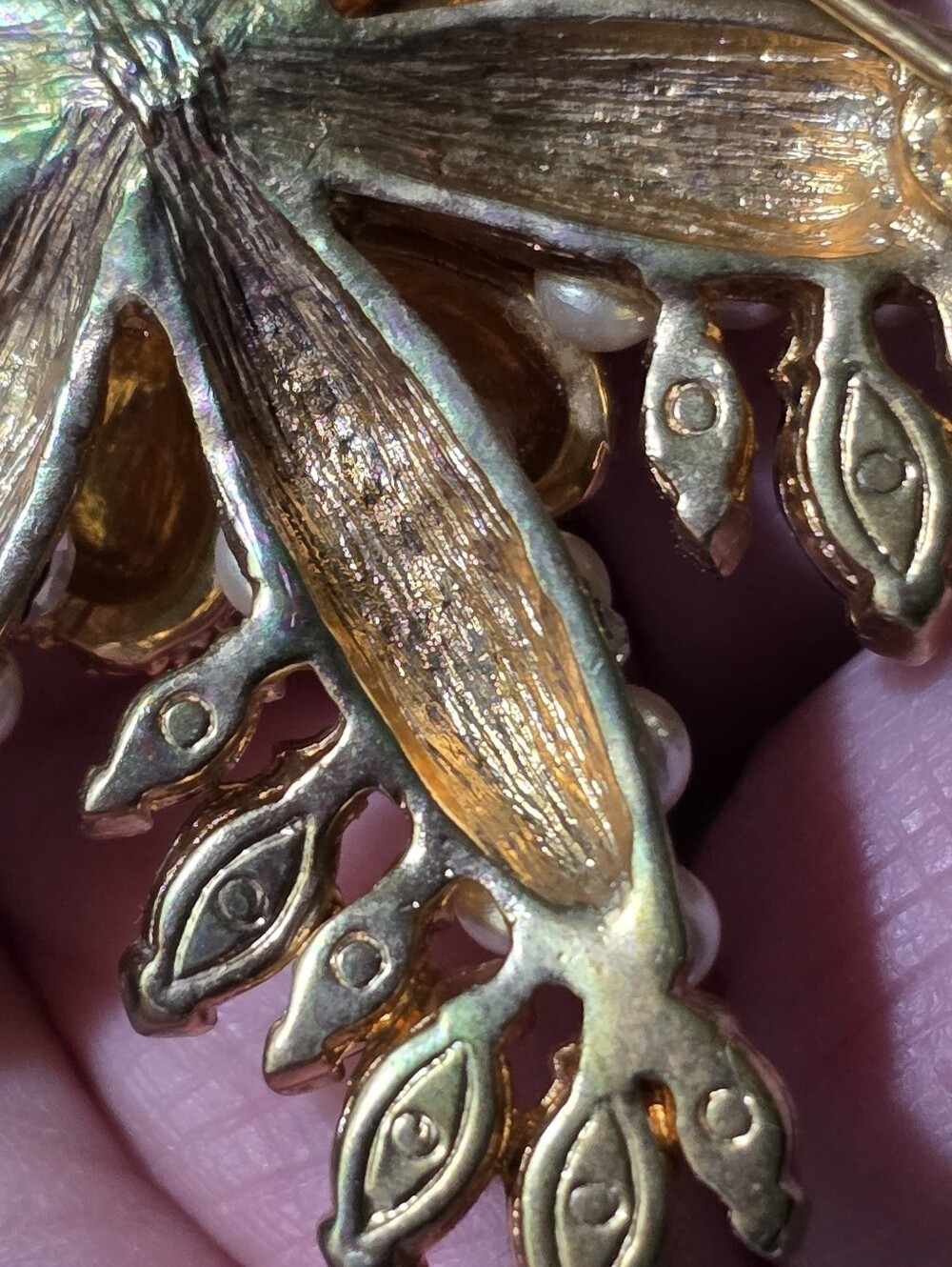Beautiful Rhinestone/Pearl Brooch - Picture 8 of 9